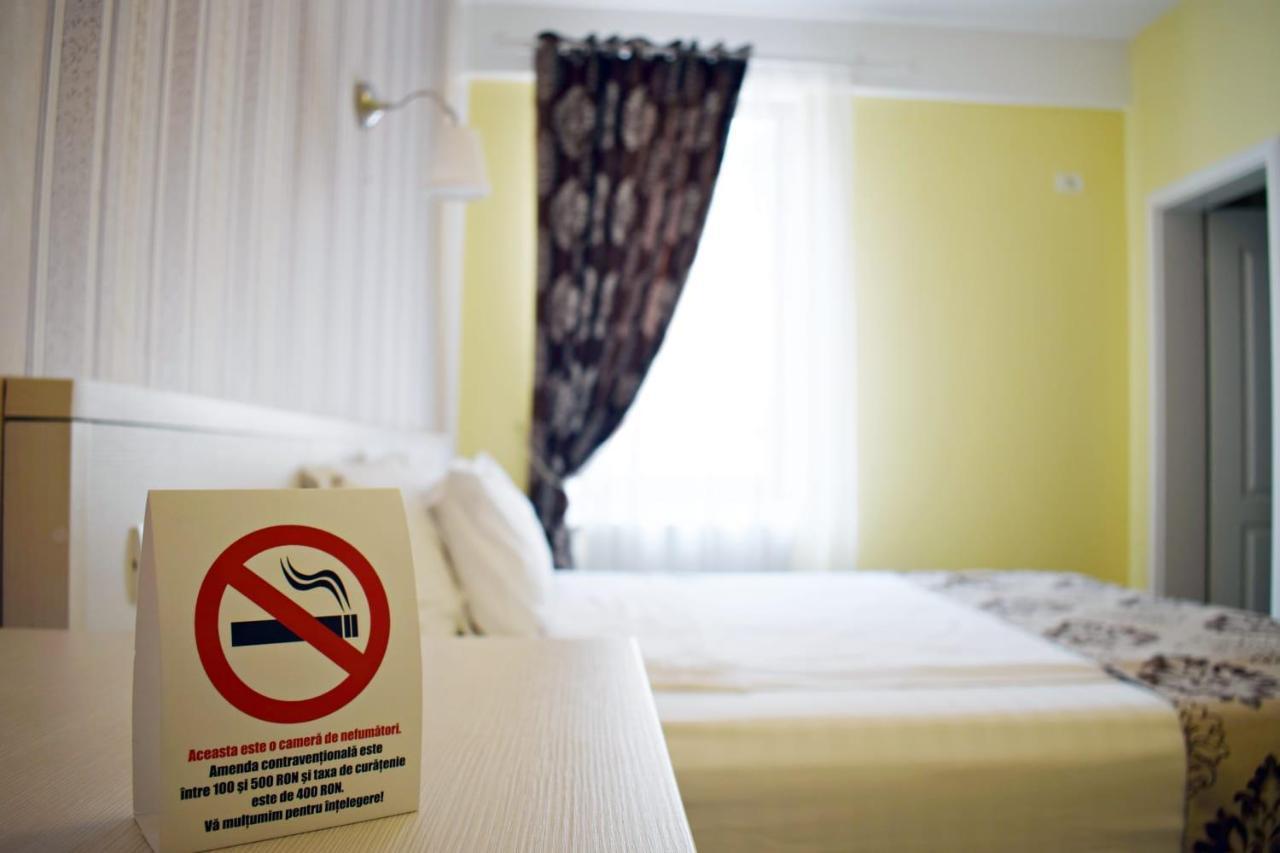 French Boutique Hotel Brasov Exterior photo