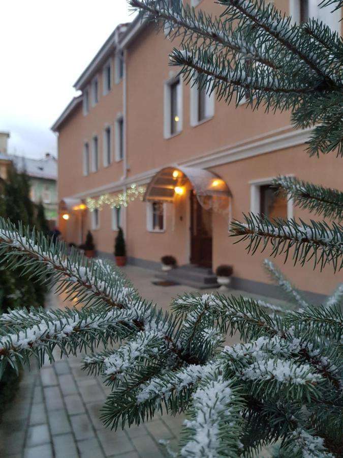 French Boutique Hotel Brasov Exterior photo