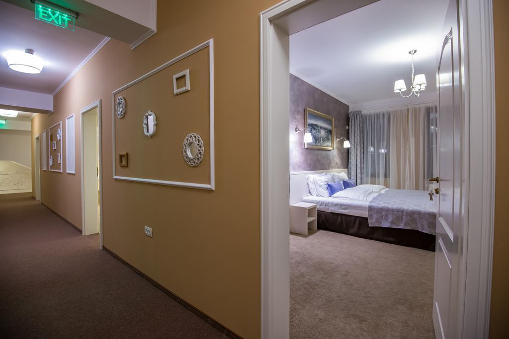 French Boutique Hotel Brasov Exterior photo