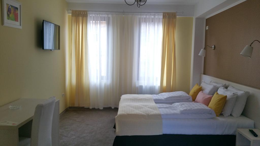 French Boutique Hotel Brasov Exterior photo