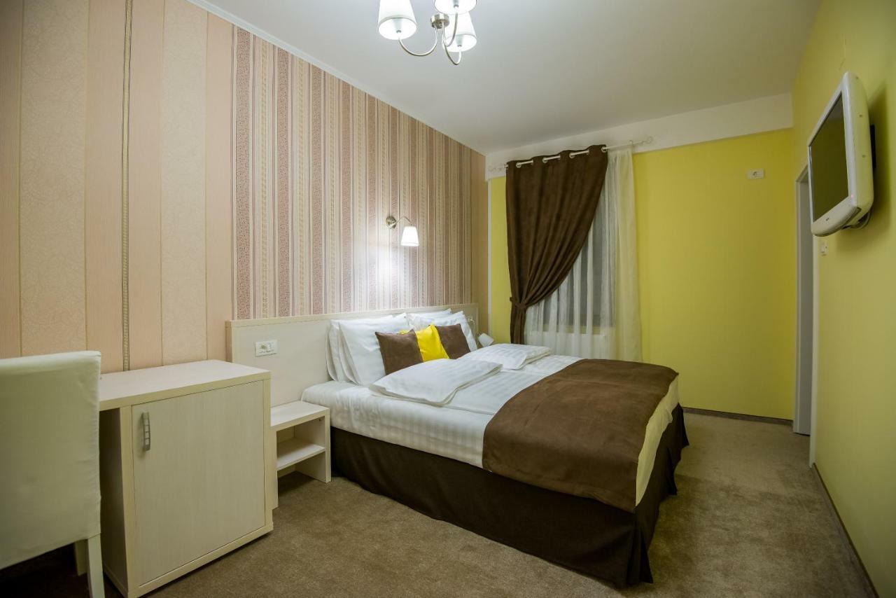 French Boutique Hotel Brasov Exterior photo