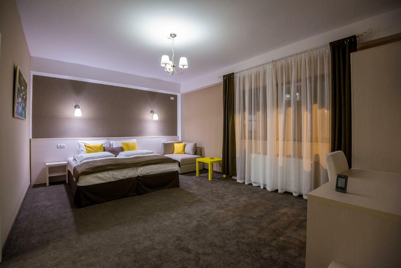 French Boutique Hotel Brasov Exterior photo